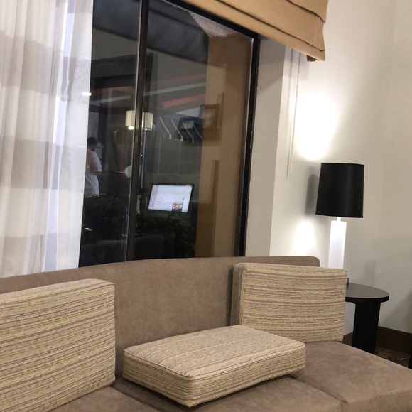 Meet your Posher, Vickie - Picture 1 of 1